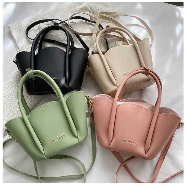 nxy handbags for women new simple texture casual messenger bags fashion portable bucket shoulder bags letter elegant bags 230308
nxy handbags for women new simple texture casual messenger bags fashion portable bucket shoulder bags letter elegant bags 230308