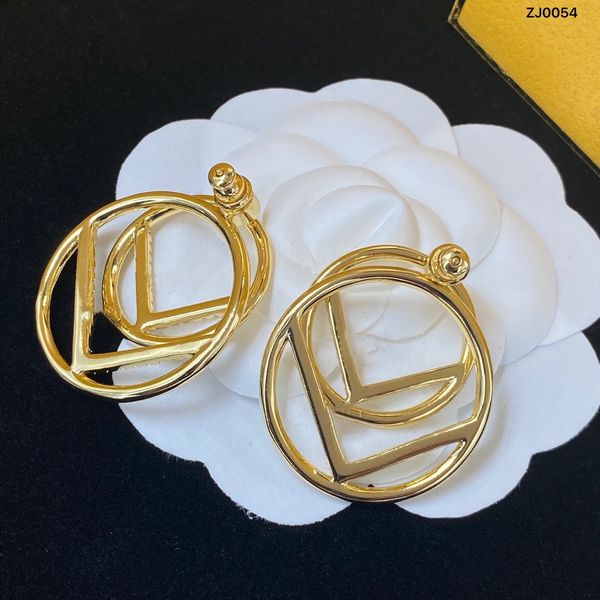 18k gold plated vintage charm earrings luxury designer inlaid diamond earrings letter jewelry women's wedding valentines day gift jewel, Golden
18k gold plated vintage charm earrings luxury designer inlaid diamond earrings letter jewelry women's wedding valentines day gift jewel, Golden