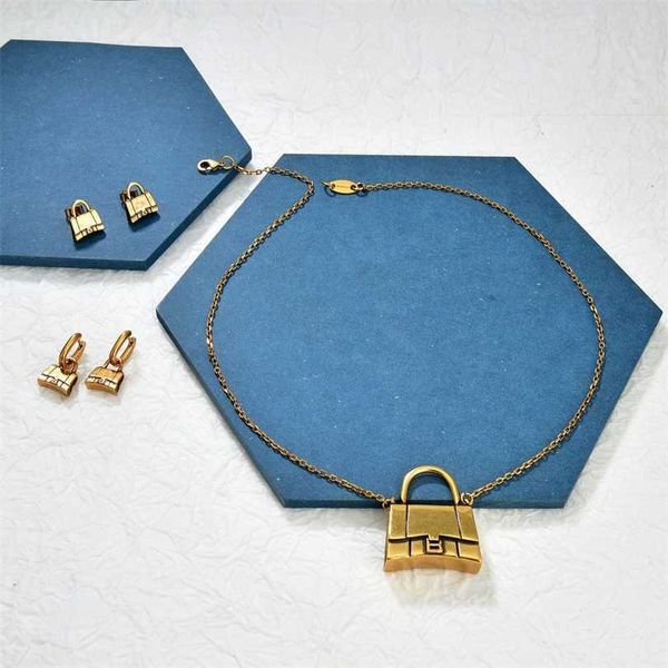 2023 designer homemade old bag 2022 new design necklace advanced sense small punk fashion, Black
2023 designer homemade old bag 2022 new design necklace advanced sense small punk fashion, Black