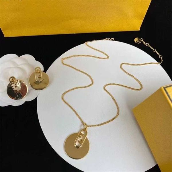 2023 designer new 2022 fenjia f letter skinny crowd design 925 silver needle brass earrings female, Golden
2023 designer new 2022 fenjia f letter skinny crowd design 925 silver needle brass earrings female, Golden