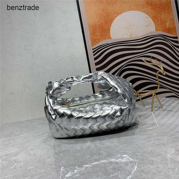 bottegs venets jodie commuter handbag lambskin hand woven knotted tote carrying underarm one shoulder women s trend
bottegs venets jodie commuter handbag lambskin hand woven knotted tote carrying underarm one shoulder women s trend