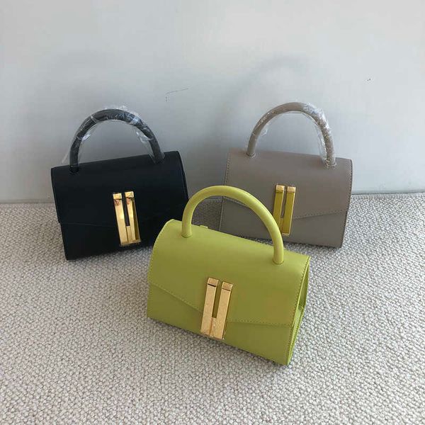 luxury designer flap handbag single shoulder crossbody small square bag green 0330
luxury designer flap handbag single shoulder crossbody small square bag green 0330