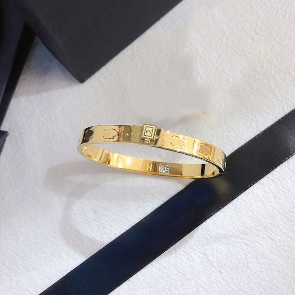 designer bangles luxury bracelets bottle bangle stamp america fashion style women man size bangle stainless steel wedding love gift jewelry, Black
designer bangles luxury bracelets bottle bangle stamp america fashion style women man size bangle stainless steel wedding love gift jewelry, Black
