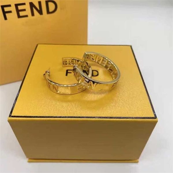 2023 designer new f family letter 2023 brass simple commuter style plated earrings female 925 silver needle, Golden
2023 designer new f family letter 2023 brass simple commuter style plated earrings female 925 silver needle, Golden