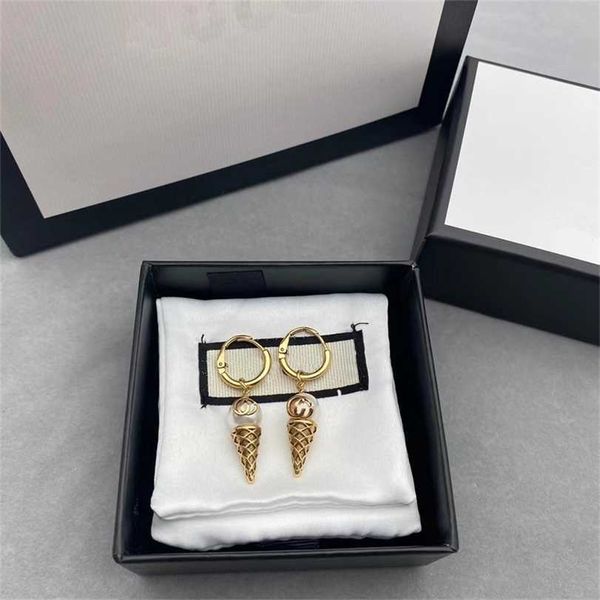 2023 designer new jewelry pearl earrings women's doubles classic simple ice cream shape side long earrings temperament versatile, Golden
2023 designer new jewelry pearl earrings women's doubles classic simple ice cream shape side long earrings temperament versatile, Golden