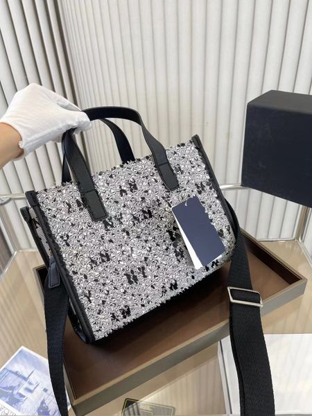 women's handbag mm bag single shoulder bag luxury women's bag tote bag large capacity shopping bag shoulder strap adjustable retro
women's handbag mm bag single shoulder bag luxury women's bag tote bag large capacity shopping bag shoulder strap adjustable retro