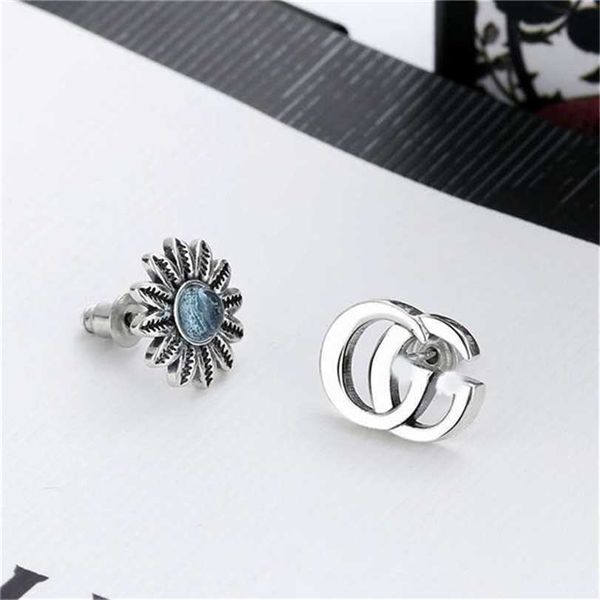 2023 designer new fashion jewelry double ancient inlaid with blue z stone flower asymmetric earrings women's chrysanthemum daisy, Golden
2023 designer new fashion jewelry double ancient inlaid with blue z stone flower asymmetric earrings women's chrysanthemum daisy, Golden