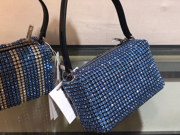 luxury women shoulder bags fashion designers pendant hasp crossbody bags lady inlaid diamond leather daily storage coin purse handbags
luxury women shoulder bags fashion designers pendant hasp crossbody bags lady inlaid diamond leather daily storage coin purse handbags