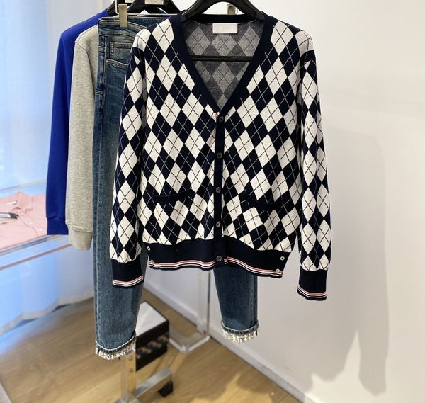 women's knits tees winter vneck plaid cardigan sweaters luxury brand tb men cotton england style 230317, White
women's knits tees winter vneck plaid cardigan sweaters luxury brand tb men cotton england style 230317, White