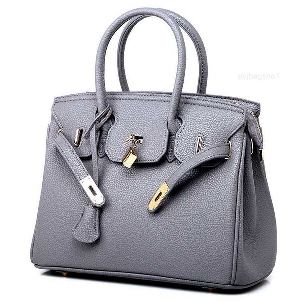 designer luxury genuine leather litchi pattern women's handheld one shoulder crossbody bag bokin logo brikin
designer luxury genuine leather litchi pattern women's handheld one shoulder crossbody bag bokin logo brikin