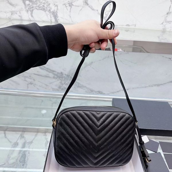 fashion bag women's shoulder bag leather v-grain design tassel decorative crossbody bag
fashion bag women's shoulder bag leather v-grain design tassel decorative crossbody bag