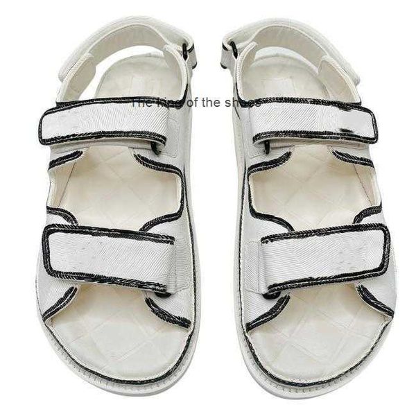 sandals white black leather mules slides strap flats printed dad casual shoes hook and loop beach shoe imported sheepskin lining size 35-40
sandals white black leather mules slides strap flats printed dad casual shoes hook and loop beach shoe imported sheepskin lining size 35-40