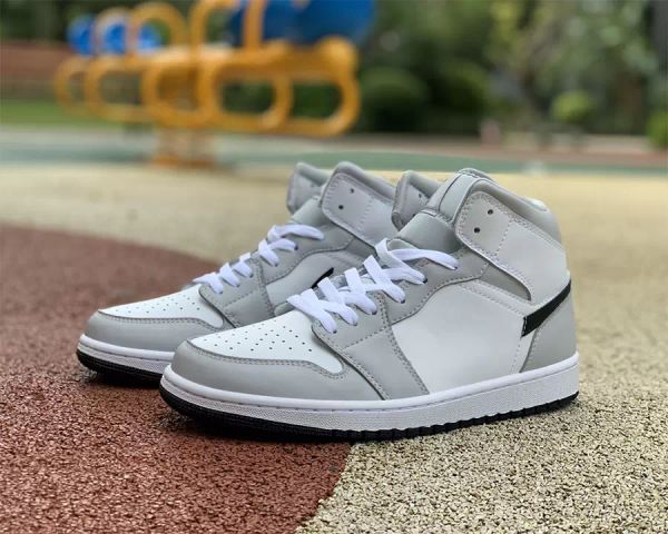2023 basketball shoes jumpman 1 1s light smoke grey men women trainers sneakers sports ship with box
2023 basketball shoes jumpman 1 1s light smoke grey men women trainers sneakers sports ship with box