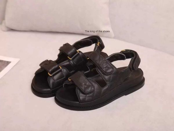 white black 22c leather mules slides strap flats printed dad sandals hook and loop beach shoes imported sheepskin lining size 35-42 with box
white black 22c leather mules slides strap flats printed dad sandals hook and loop beach shoes imported sheepskin lining size 35-42 with box