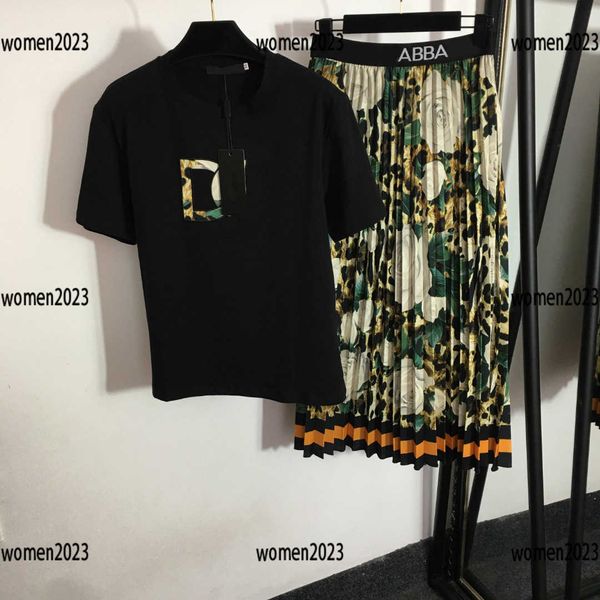 luxury womens suit girl sets ladies dress 2pcs embroidered letter tshirt and camouflage printed skirt summer size sxl new arriv, White
luxury womens suit girl sets ladies dress 2pcs embroidered letter tshirt and camouflage printed skirt summer size sxl new arriv, White