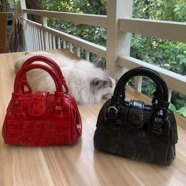 crossbody boston pillow bag totes handbags red wallet luxury brand designer shoulder clutch messengers purses 230318
crossbody boston pillow bag totes handbags red wallet luxury brand designer shoulder clutch messengers purses 230318