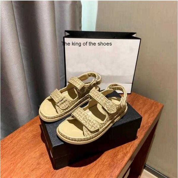 dad sandals grandad sandals buckle caviar leather luxury chain gold women slippers crystal calf quilted platform summer beach slipper 35-42, Black
dad sandals grandad sandals buckle caviar leather luxury chain gold women slippers crystal calf quilted platform summer beach slipper 35-42, Black