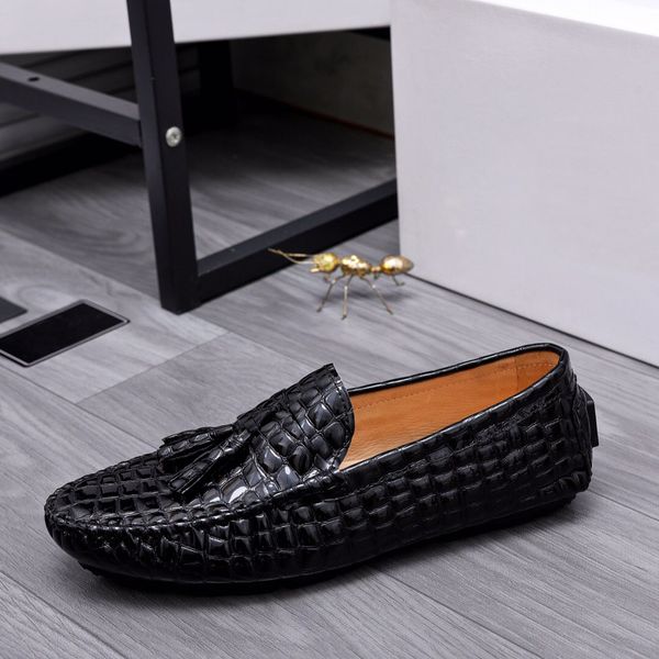 2023 men's fashion genuine leather dress shoes brand designer tassels casual driving shoes male slip on walking loafers size 38-44, Black
2023 men's fashion genuine leather dress shoes brand designer tassels casual driving shoes male slip on walking loafers size 38-44, Black