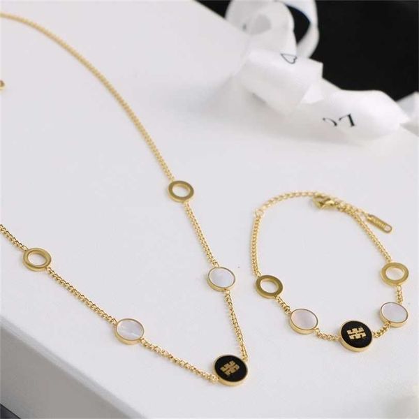 2023 designer new fashion jewelry wind backed white fritillaria circle splicing pattern titanium steel necklace bracelet set wind clavicle c, Silver
2023 designer new fashion jewelry wind backed white fritillaria circle splicing pattern titanium steel necklace bracelet set wind clavicle c, Silver