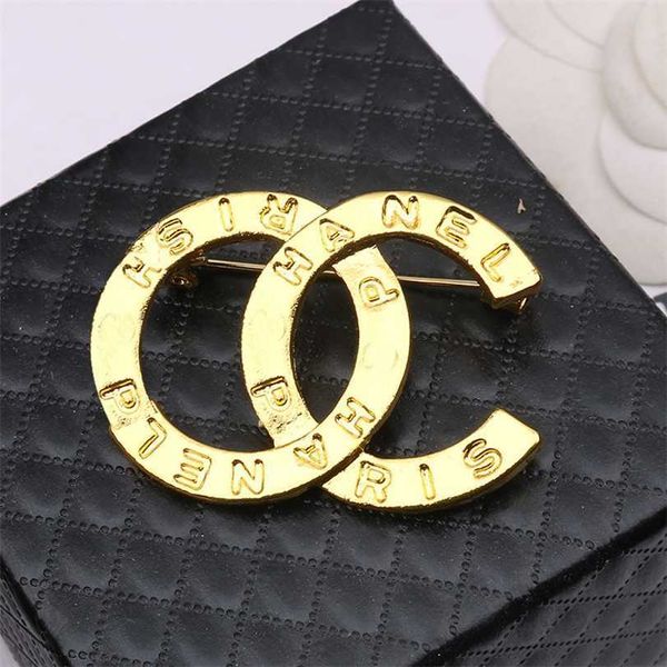 2023 designer new small fragrant breeze medieval temperament quality high gloss polished gold resistant electroplated brooch matching letter, Gray
2023 designer new small fragrant breeze medieval temperament quality high gloss polished gold resistant electroplated brooch matching letter, Gray
