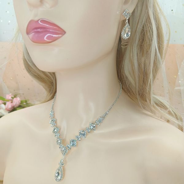 2 colors water drop style necklace pendant earring suit inlaid crystal earring use tide elements twinkle bridal necklace new style non fadin, Silver
2 colors water drop style necklace pendant earring suit inlaid crystal earring use tide elements twinkle bridal necklace new style non fadin, Silver