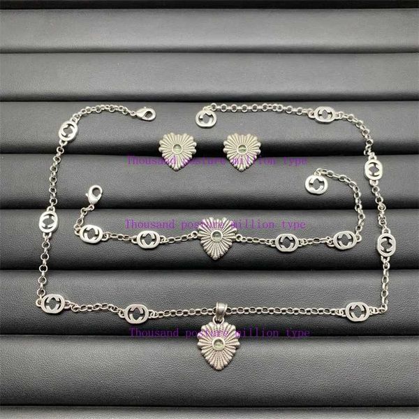 2023 designer new gujia suit/gjia new letter simple necklace bracelet earrings female personality light luxury jewelry, Silver
2023 designer new gujia suit/gjia new letter simple necklace bracelet earrings female personality light luxury jewelry, Silver