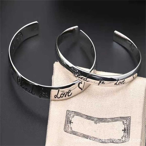 2023 designer new jewelry silver love fearless flower language heart shaped bracelet couple's same gift, Black
2023 designer new jewelry silver love fearless flower language heart shaped bracelet couple's same gift, Black