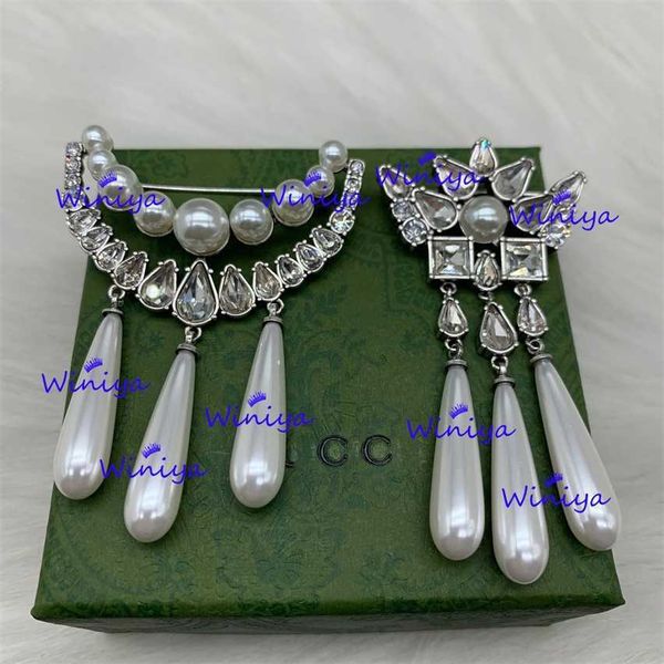2023 designer new gujia new letter water drop diamond pearl tassel temperament light luxury brooch, Gray
2023 designer new gujia new letter water drop diamond pearl tassel temperament light luxury brooch, Gray