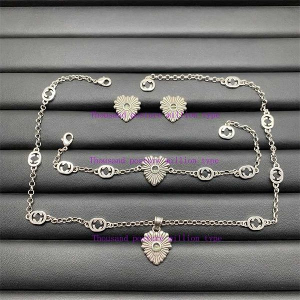 2023 designer new gujia suit/gjia new letter simple necklace bracelet earrings female personality light luxury jewelry, Silver
2023 designer new gujia suit/gjia new letter simple necklace bracelet earrings female personality light luxury jewelry, Silver