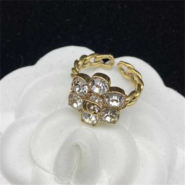 2023 designer new jewelry double stone inlaid twisted sheet adjustable open brass popular fashion ring, Silver
2023 designer new jewelry double stone inlaid twisted sheet adjustable open brass popular fashion ring, Silver