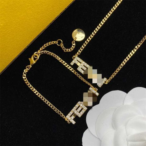 2023 designer new fenjia new f necklace minority elegant super fairy letter full diamond bracelet collarbone chain, Black
2023 designer new fenjia new f necklace minority elegant super fairy letter full diamond bracelet collarbone chain, Black