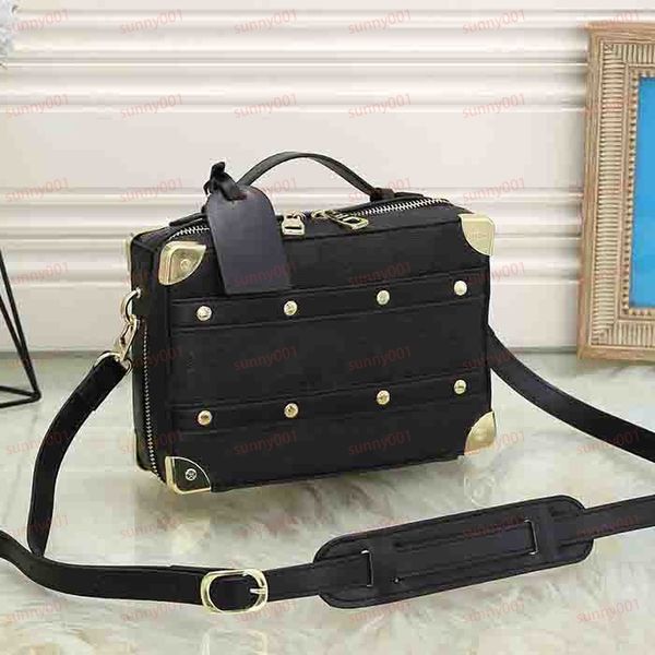 trunk bag double zipper totes business package luxury fashion shoulder bags designer embossed printing handbag letter pendant
trunk bag double zipper totes business package luxury fashion shoulder bags designer embossed printing handbag letter pendant