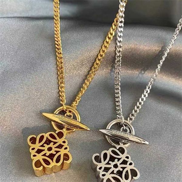 2023 designer new gold wrapped silk 3d carved pendant light luxury geometric mooncake net red buckle necklace, Black
2023 designer new gold wrapped silk 3d carved pendant light luxury geometric mooncake net red buckle necklace, Black