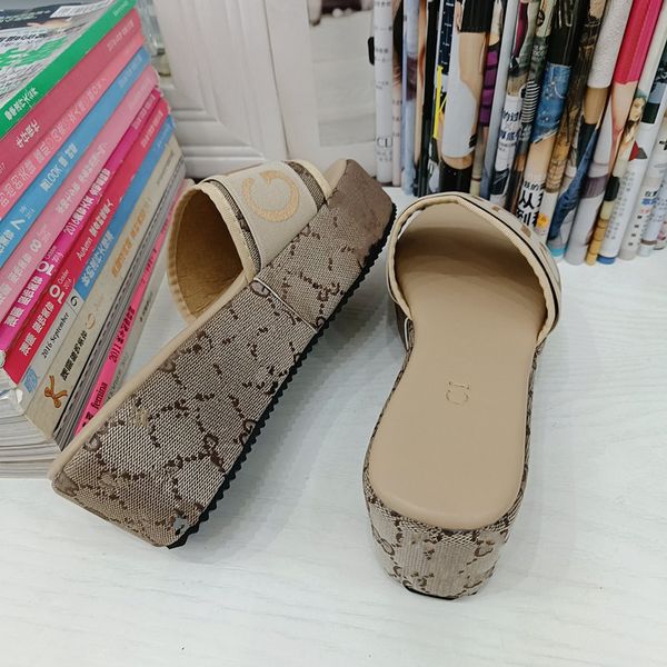 2023 fashion slide sandals slippers women designer beach g flip flops slipper eru 36-42, Black
2023 fashion slide sandals slippers women designer beach g flip flops slipper eru 36-42, Black