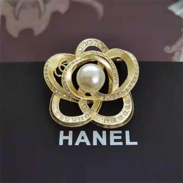 2023 designer xiangxiangjia new water diamond pearl camellia flower style garment accessories temperament simple high grade feeling brooch f, Silver
2023 designer xiangxiangjia new water diamond pearl camellia flower style garment accessories temperament simple high grade feeling brooch f, Silver