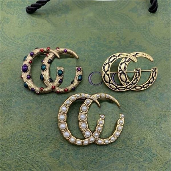2023 designer new fashion jewelry family gujia letter dripping pearl personalized pin fashion trend net red same brooch, Gray
2023 designer new fashion jewelry family gujia letter dripping pearl personalized pin fashion trend net red same brooch, Gray