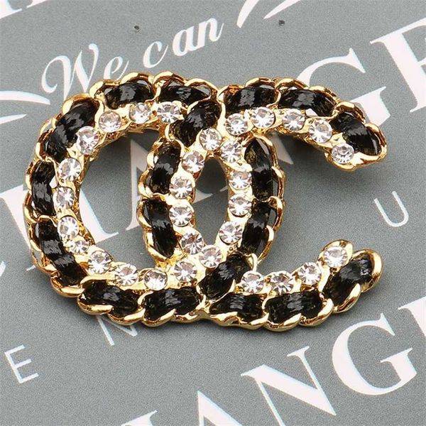 2023 designer new fashion new double-c french luxury atmosphere inlaid diamond handmade leather brooch creative versatile accessories, Silver
2023 designer new fashion new double-c french luxury atmosphere inlaid diamond handmade leather brooch creative versatile accessories, Silver