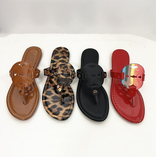 2023 designer brand slippers women flats flip flops loafer summer ladies hollowed out sandals pattern fashion tories slides rubber outdoor b, Black
2023 designer brand slippers women flats flip flops loafer summer ladies hollowed out sandals pattern fashion tories slides rubber outdoor b, Black