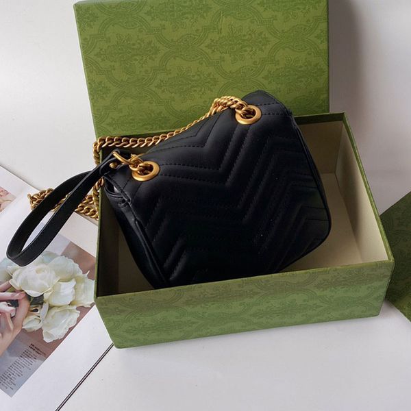 designer brand retro wavy pattern luxury leather chain shoulder bag women's new fashion multi-functional large capacity letter clamshel
designer brand retro wavy pattern luxury leather chain shoulder bag women's new fashion multi-functional large capacity letter clamshel