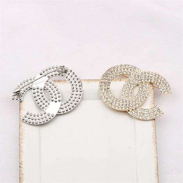 2023 designer new fashion brooch inlaid with diamond fashion elegant personality versatile temperament pin small fragrance sweater accessori, Silver
2023 designer new fashion brooch inlaid with diamond fashion elegant personality versatile temperament pin small fragrance sweater accessori, Silver