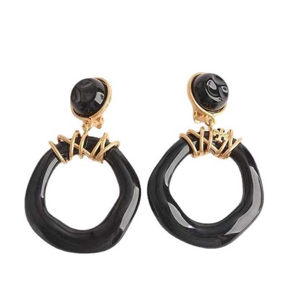 2023 designer new luxury and fashionable transparent resin metal wrapped exaggerated tb earrings circular asymmetric brass plating, Golden
2023 designer new luxury and fashionable transparent resin metal wrapped exaggerated tb earrings circular asymmetric brass plating, Golden