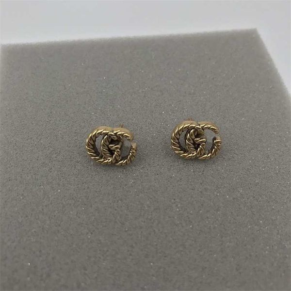 2023 designer new family classic snake double g letter women's net red s925 silver needle versatile earrings, Golden
2023 designer new family classic snake double g letter women's net red s925 silver needle versatile earrings, Golden