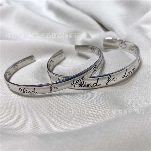 2023 designer new fashion jewelry gujia 925 thai silver fearless flower and c-shaped simple personality fashion couple open bracelet, Black
2023 designer new fashion jewelry gujia 925 thai silver fearless flower and c-shaped simple personality fashion couple open bracelet, Black