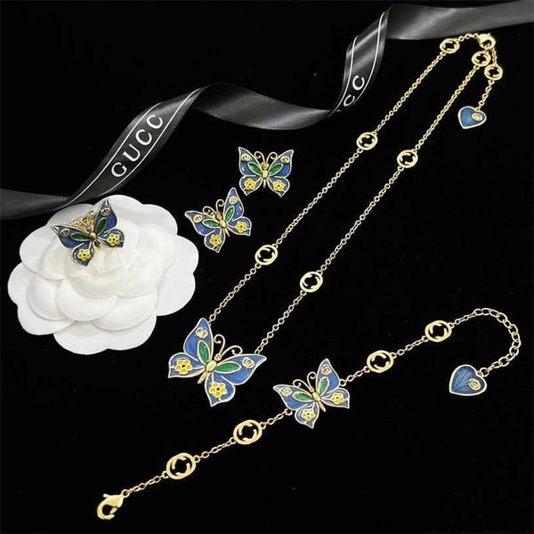 2023 designer new g family necklace/gujia new letter enamel color matching butterfly sweater chain bracelet earrings femininity jewelry, Silver
2023 designer new g family necklace/gujia new letter enamel color matching butterfly sweater chain bracelet earrings femininity jewelry, Silver