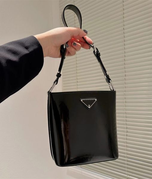 women bucket bag female shoulder bags vintage leather diamond handbag for women hobos bag tote dinner purse
women bucket bag female shoulder bags vintage leather diamond handbag for women hobos bag tote dinner purse