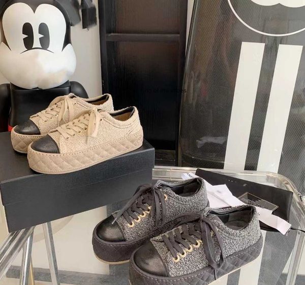 casual shoes 2022 brand c new round head thick small fragrant biscuit sole high leather casual lace up board shoes, Black
casual shoes 2022 brand c new round head thick small fragrant biscuit sole high leather casual lace up board shoes, Black