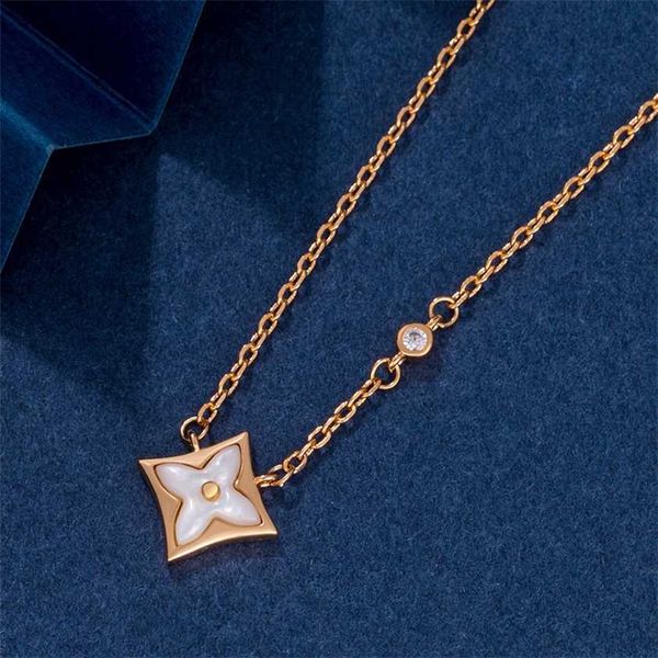 2023 designer new family leaf fritillaria necklace light rose gold s925 sterling silver simple sunflower versatile collar chain women, Black
2023 designer new family leaf fritillaria necklace light rose gold s925 sterling silver simple sunflower versatile collar chain women, Black