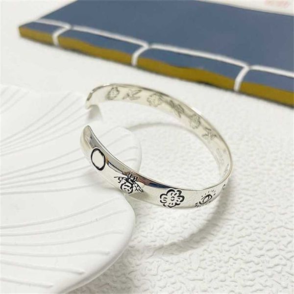 2023 designer new jewelry silver flower and bird fearless bracelet blind for love used hand jewelry fashion couple, Black
2023 designer new jewelry silver flower and bird fearless bracelet blind for love used hand jewelry fashion couple, Black