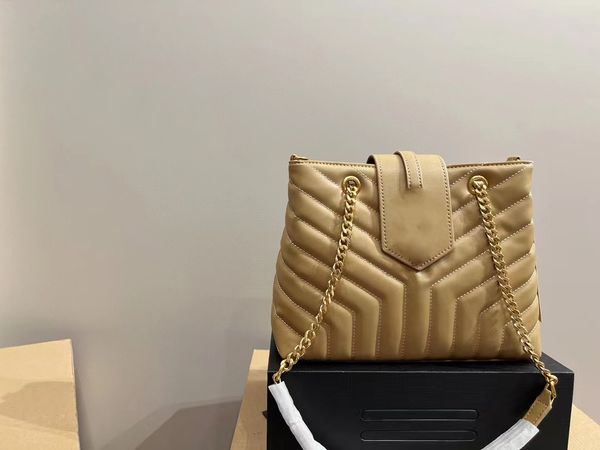 classic handbag women's shoulder bag women's chain bag luxury women's bag wallet has a perfect appearance any style can be ea
classic handbag women's shoulder bag women's chain bag luxury women's bag wallet has a perfect appearance any style can be ea