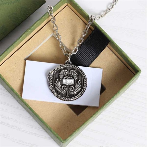 2023 designer new jewelry double spirit snake circling wings round plate carved pattern pendant street hip hop style necklace, Black
2023 designer new jewelry double spirit snake circling wings round plate carved pattern pendant street hip hop style necklace, Black